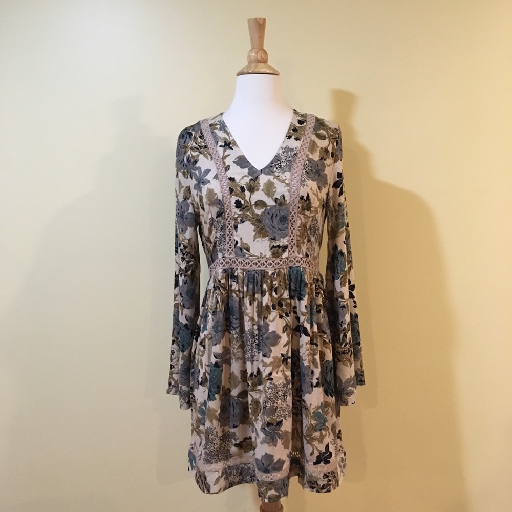 Flared Sleeve Open Crochet Inset Vintage Floral Babydoll Dress - Picture 5 of 8